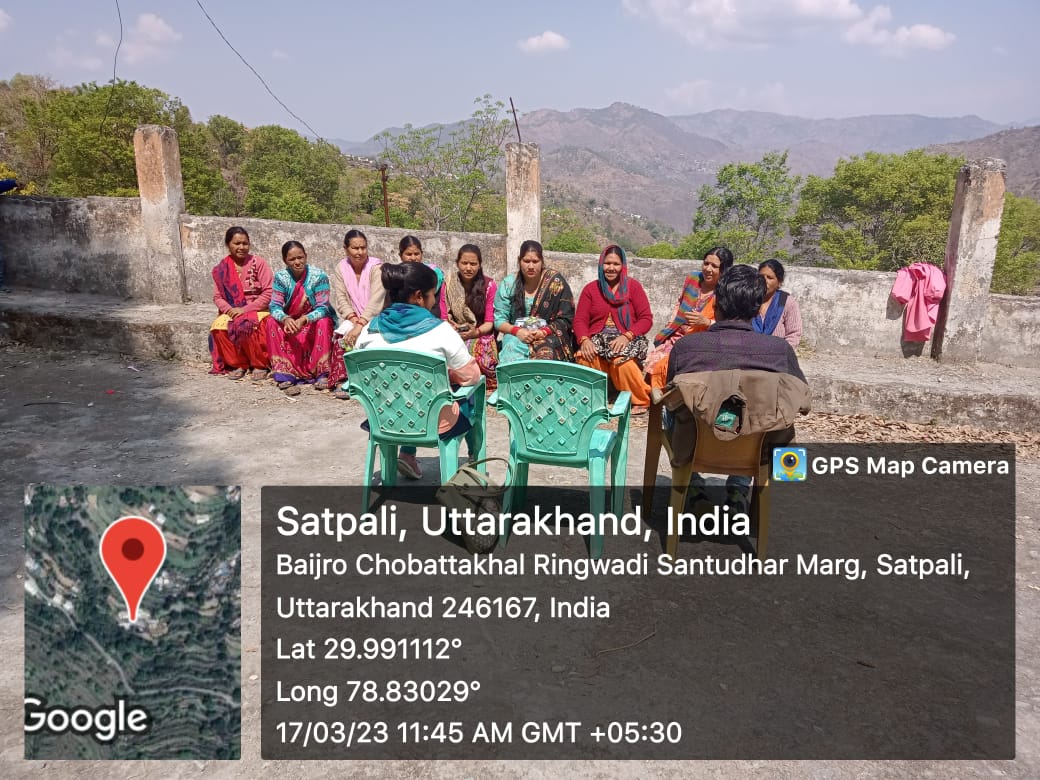 REAPUttarakhand's tweet photo. REAPPauri: RT @Ekeshwar1_RDUK: आज ग्राम सतपाली मे जय बजरंग समूह व जय गणपति समूह की बैठक की गई जिसमें समूह सदस्यों से जानकारी एकत्रित की गई व #रीप परियोजना जानकारी दी गई साथ ही #अल्ट्रा पुअर #सहकारिता व्यवसाय #हल्दी अदरक बीज पर चर्चा की गई #reappauri https://t.co/ZCqlKcAl3g