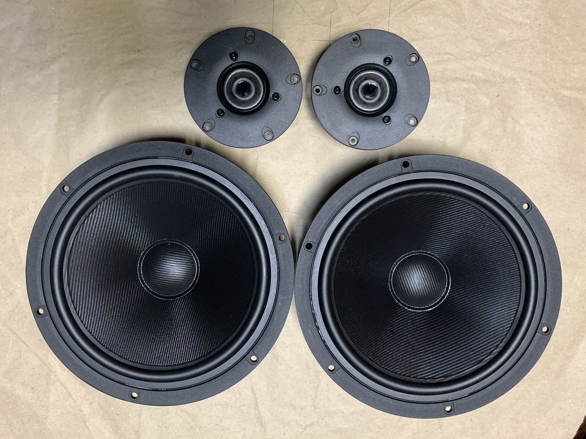 satori_audiofun's tweet photo. 今回はScan Speakのユニットで女性ボーカル専用の2wayスピーカーを目指して製作しようと思う。低音の伸びが良い密閉型にします。　#自作スピーカー　#ScanSpeak https://t.co/1jB6CCu14u