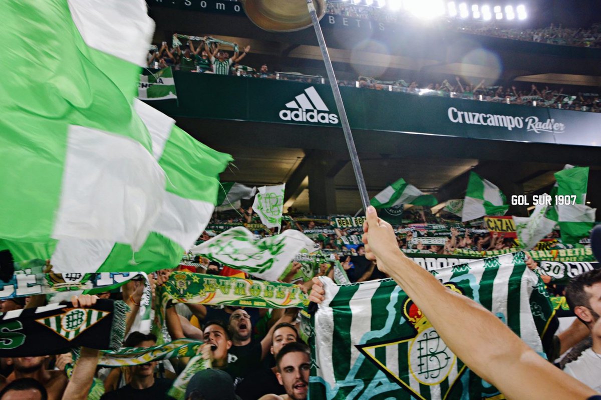 GolSur1907's tweet photo. Yo soy del Betis Señor,
cantemos todos con alegría,
y aunque no salgas campeón,
el sentimiento nunca se olvida.

😙🎶 https://t.co/zbpjZhs5hV