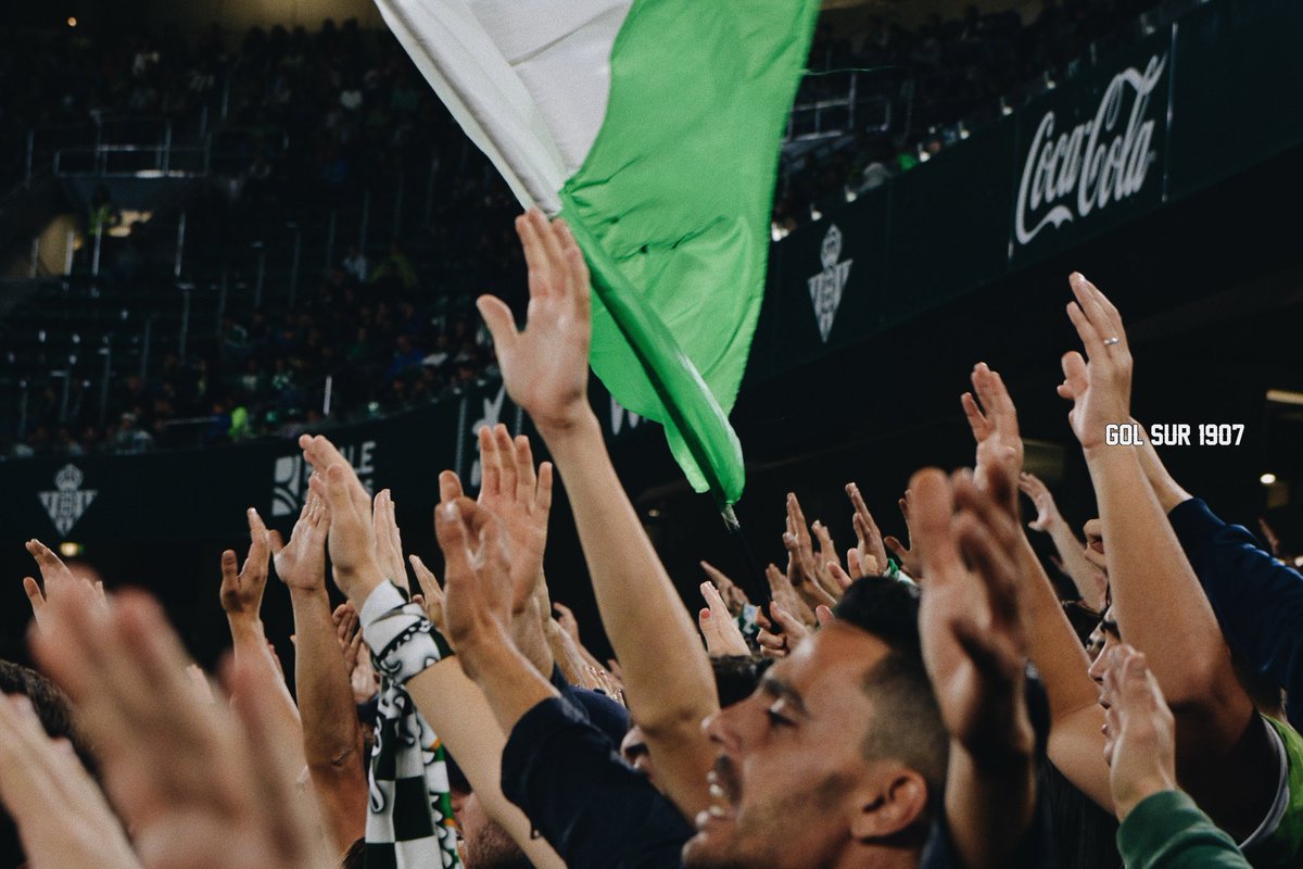 GolSur1907's tweet photo. Yo soy del Betis Señor,
cantemos todos con alegría,
y aunque no salgas campeón,
el sentimiento nunca se olvida.

😙🎶 https://t.co/zbpjZhs5hV