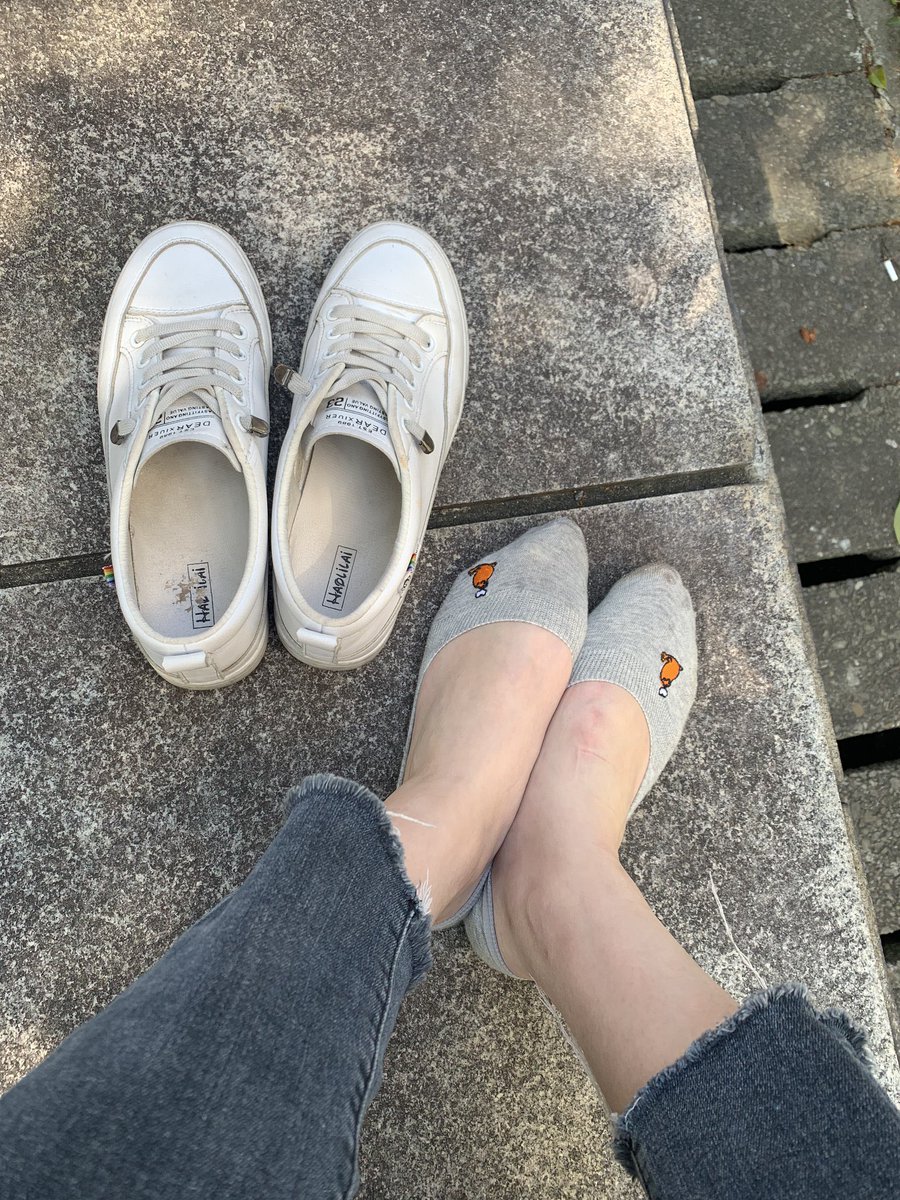 ll2083's tweet photo. 谁能帮我按按脚🥹 #湖南 #长沙 #小脚丫 #日常 https://t.co/LQMTC3qu6A