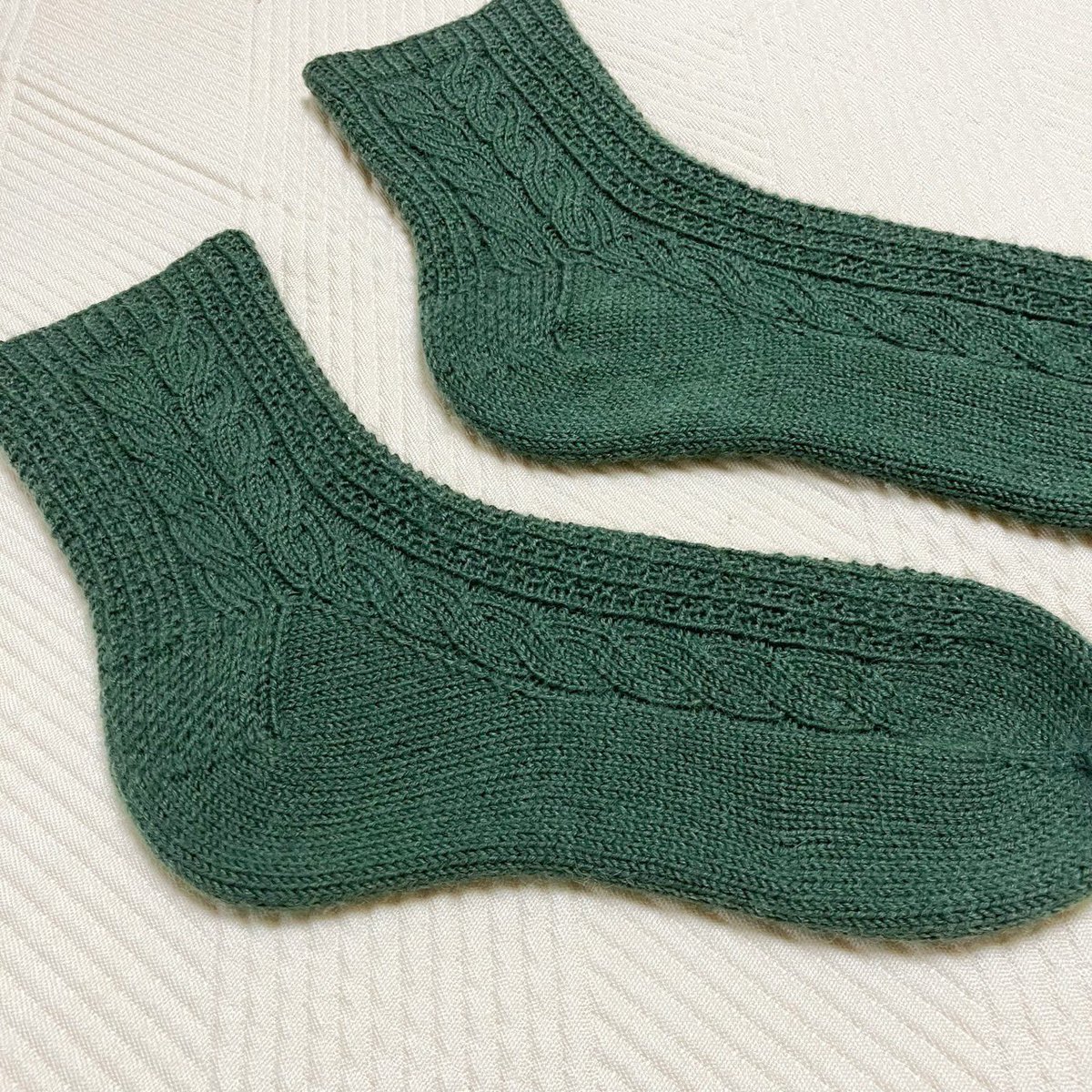 kanikani27's tweet photo. 50足目🧦
Opal uni 5184
Yuccaさんのrukisocksを編みました。
かわいいので早速2足目をおかわり中😊
#yuccaknit https://t.co/tL5A166qK9
