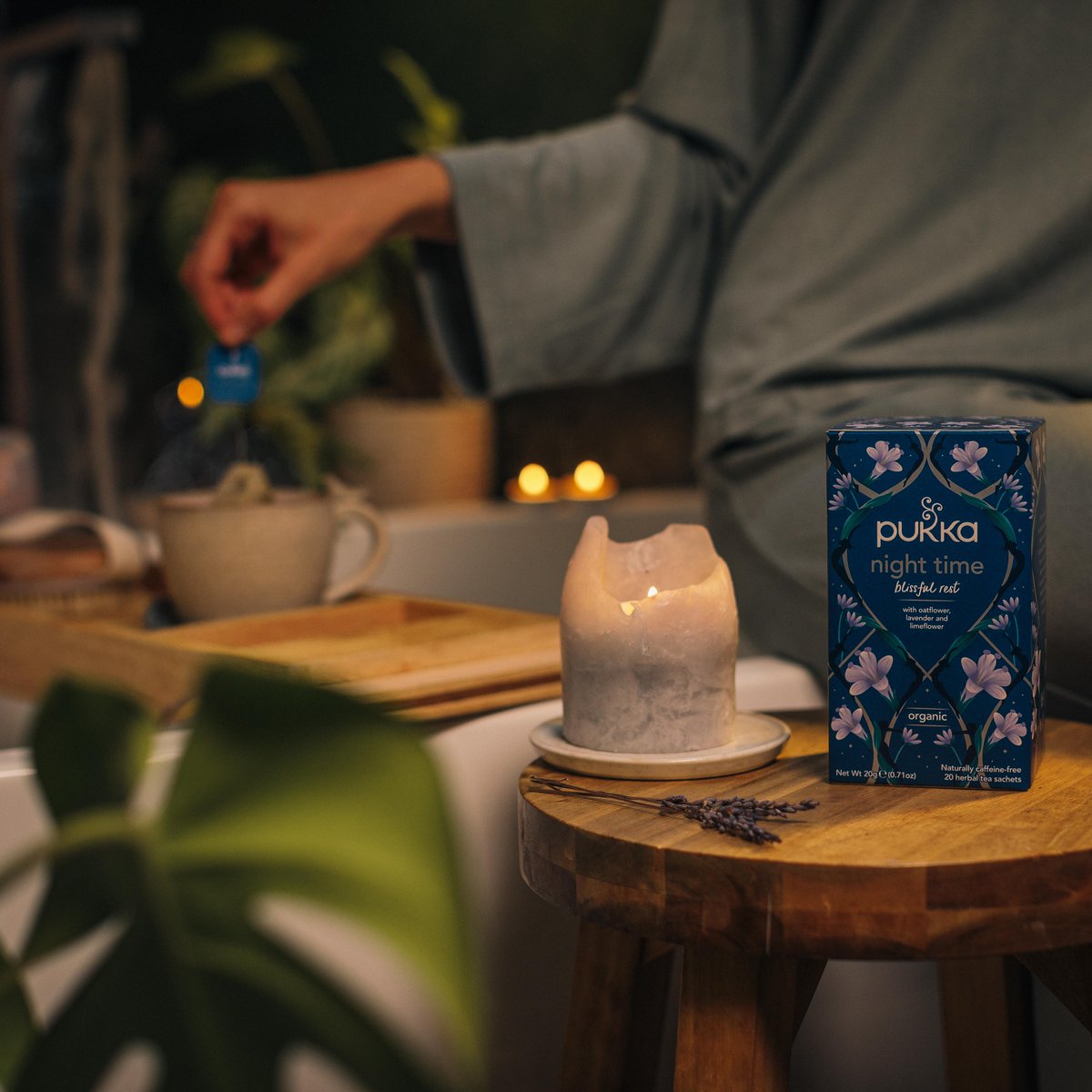 Immerse yourself in #WorldSleepDay and prioritize your bedtime ritual 😴🌙 Begin to unwind with a cup of our Night Time tea and say hello to a rejuvenated tomorrow with our favorite bedtime herbs: lavender, oat flower, and chamomile 🌿☕ Shop now: spkl.io/60164jBVu