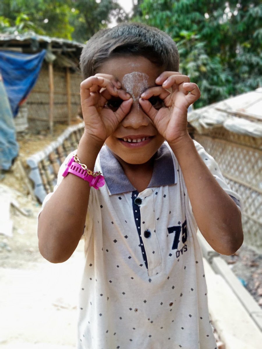 mdzbr57's tweet photo. In Bangladesh refugee camp where he can't get better and systemic education in Bangladesh refugee camp so he spends his times by playing any kind of games in refugee camp. #mdzubairphotography
#Rohingyadocumentary https://t.co/yoxoYr69Uj