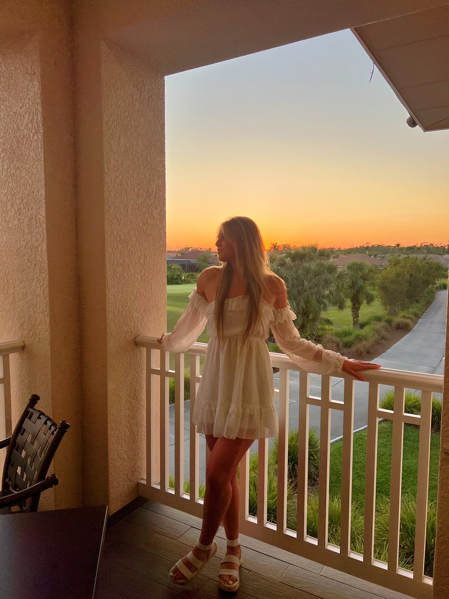 ZRaczykowski's tweet photo. i never want to leave😩 i belong in florida https://t.co/V9rCBNnSEQ