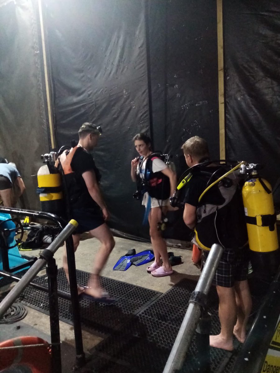 1105_bsac's tweet photo. Our club members pre-season dive at #TheUnderwaterStudio #Basildon.  Great atmosphere with great people 👌. Well done @1105_bsac‼️ @BSACdivers #ukdiving #scuba #scubadiving https://t.co/MWif6ck2rN