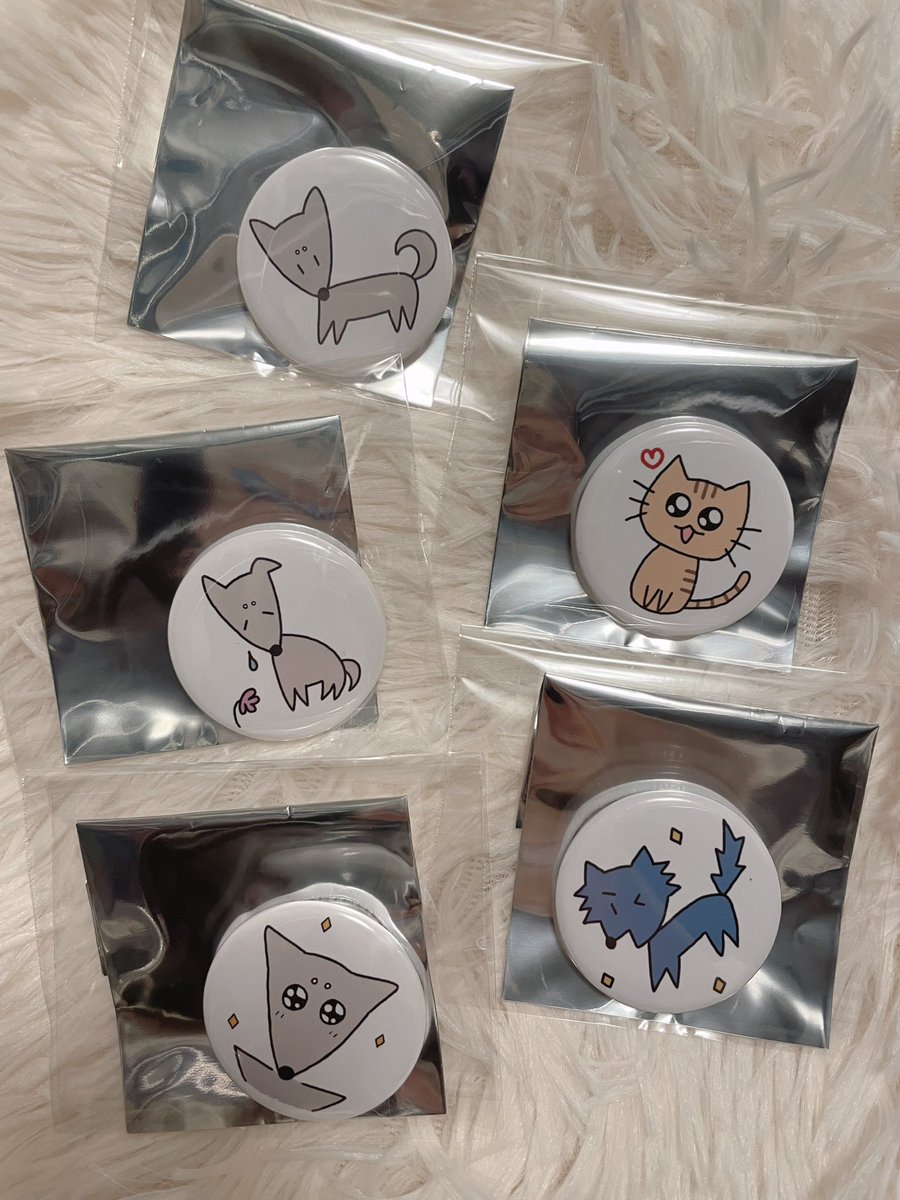 【新商品】

◇ランダム缶バッジ◇
thebase.page.link/3fZV

絵柄は5種類あります
当たり付き🐾