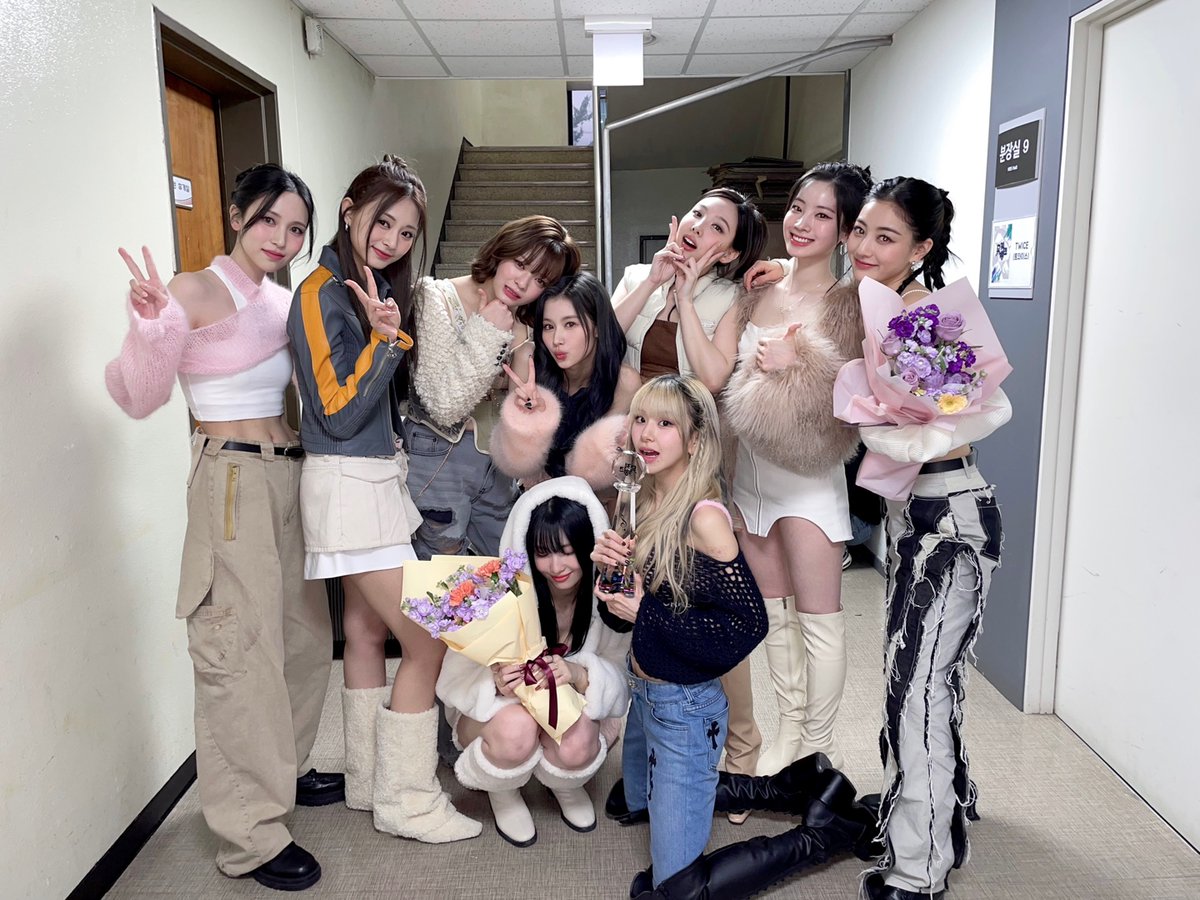 JYPETWICE tweet picture