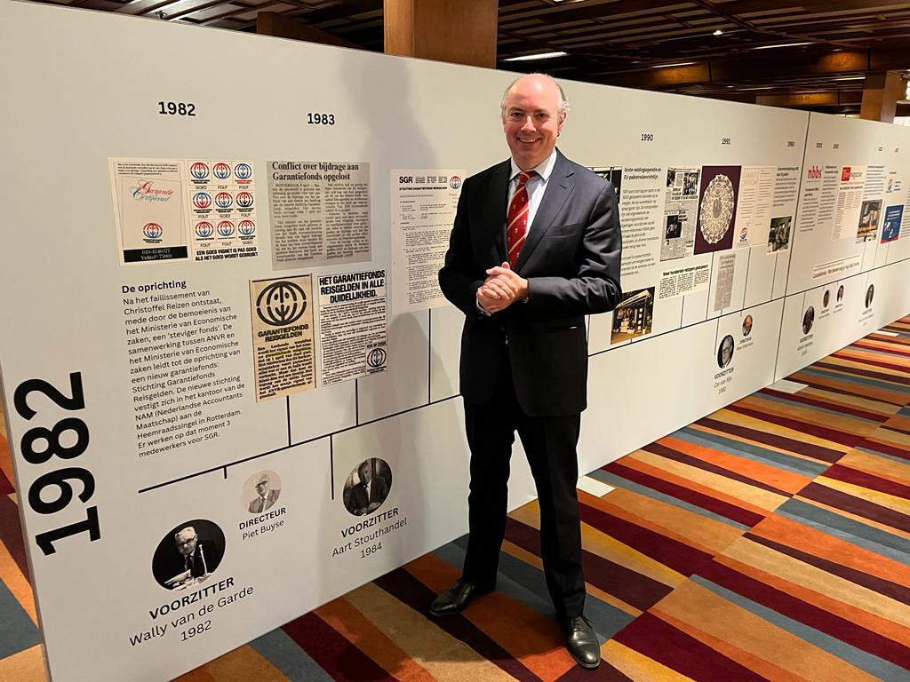 livecomnl's tweet image. SGR bestaat 40 jaar, dus tijd voor een feestje! Flip van der Wal nam de gasten mee op reis door de jaren heen

#flipvanderwal #SGR #jubileum #humor #livecommunicatie @philipwalkate instagr.am/p/Cp4mcq3tvUu/