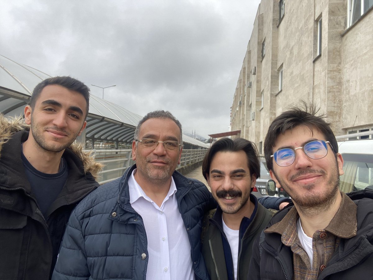 hanbabali_'s tweet photo. OMÜ TIP’IN ACI GÜNÜ…
26 yıldır MDU labının emektarı,binlerce kişiye sütur atmayı öğreten çok muhterem Kamuran Abimizin tayin haberini aldık. Kendisine yeni hayatında başarılar diliyoruz… https://t.co/Ij9sA6hEC1