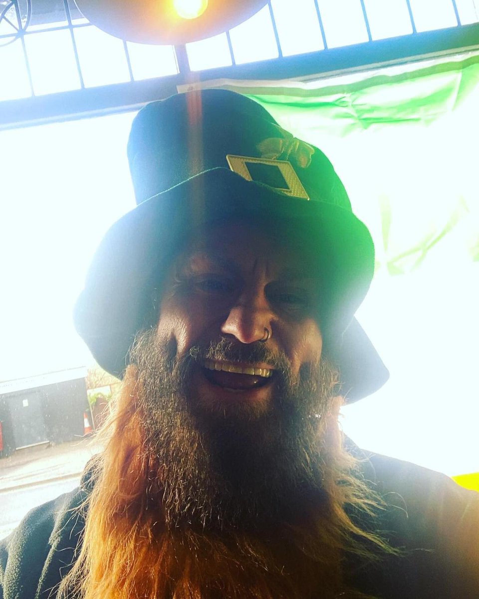AnvilArmsDarton's tweet photo. ☘️ 𝗦𝗧 𝗣𝗔𝗧𝗥𝗜𝗖𝗞'𝗦 𝗗𝗔𝗬 ☘️

It’s almost time for some of the black stuff 🖤😋 

Our bearded leprechaun 🤪 has escaped to sunny Benidorm but the rest of #𝗧𝗘𝗔𝗠𝗔𝗡𝗩𝗜𝗟 will be ready from 3pm 🍻💃 https://t.co/y0sWfF0J8g