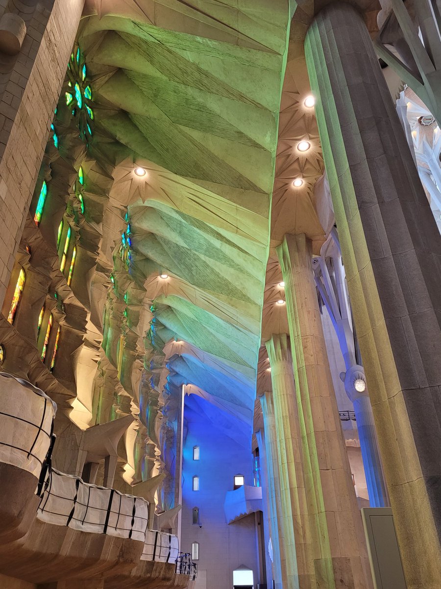 JulieMontek's tweet photo. Gaudí byl génius https://t.co/Zf0IpCudWz