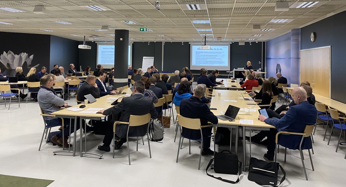 Pirkanmaan kuntien johto sopimassaTE-palvelu-uudistuksesta. Koko Pirkanmaan kattava malli, jossa Tampere järjestämisestä vastaavana kuntana sai yksimielisen kannatuksen. Valmistelu jatkuu.⁦<a href="/Tamperekaupunki/">Tampereen kaupunki</a>⁩ ⁦<a href="/IkonenAK/">Anna-Kaisa Ikonen</a>⁩ ⁦<a href="/KuusistoJuhaM/">Juha Kuusisto</a>⁩ ⁦<a href="/jarkko_malmberg/">Jarkko Malmberg</a>⁩