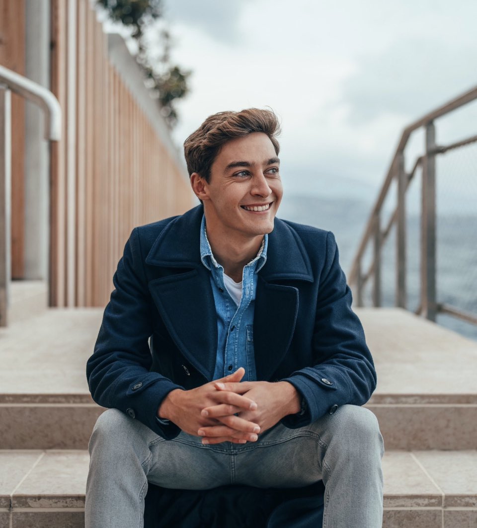 vAirMiles's tweet photo. New season, new team. #GeorgeRussell #GR63 excited? Yes, we are too #BahrainGP https://t.co/z6H6kdyyxc