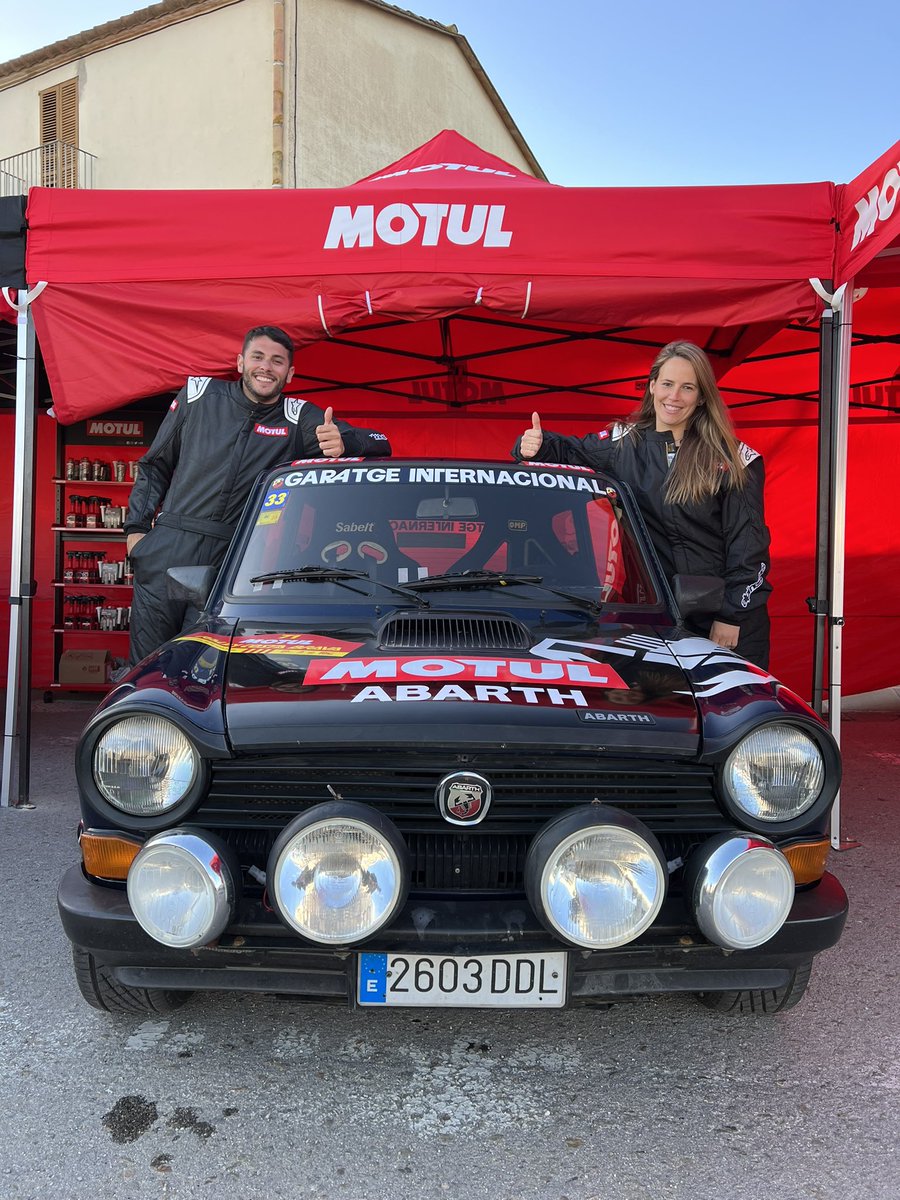Mireia_german's tweet photo. Hoy piloto esta maravilla de coche en el @RallyCostaBrava un Autobianchi Abarth y @mfuster de copi. En esta edición hay récord de participación femenina. 60 mujeres entre pilotos y copilotos. @Antena3Deportes @JugoneslaSexta @elchiringuitotv #motordona #rallycostabrava #motul https://t.co/KPRLQexGGl