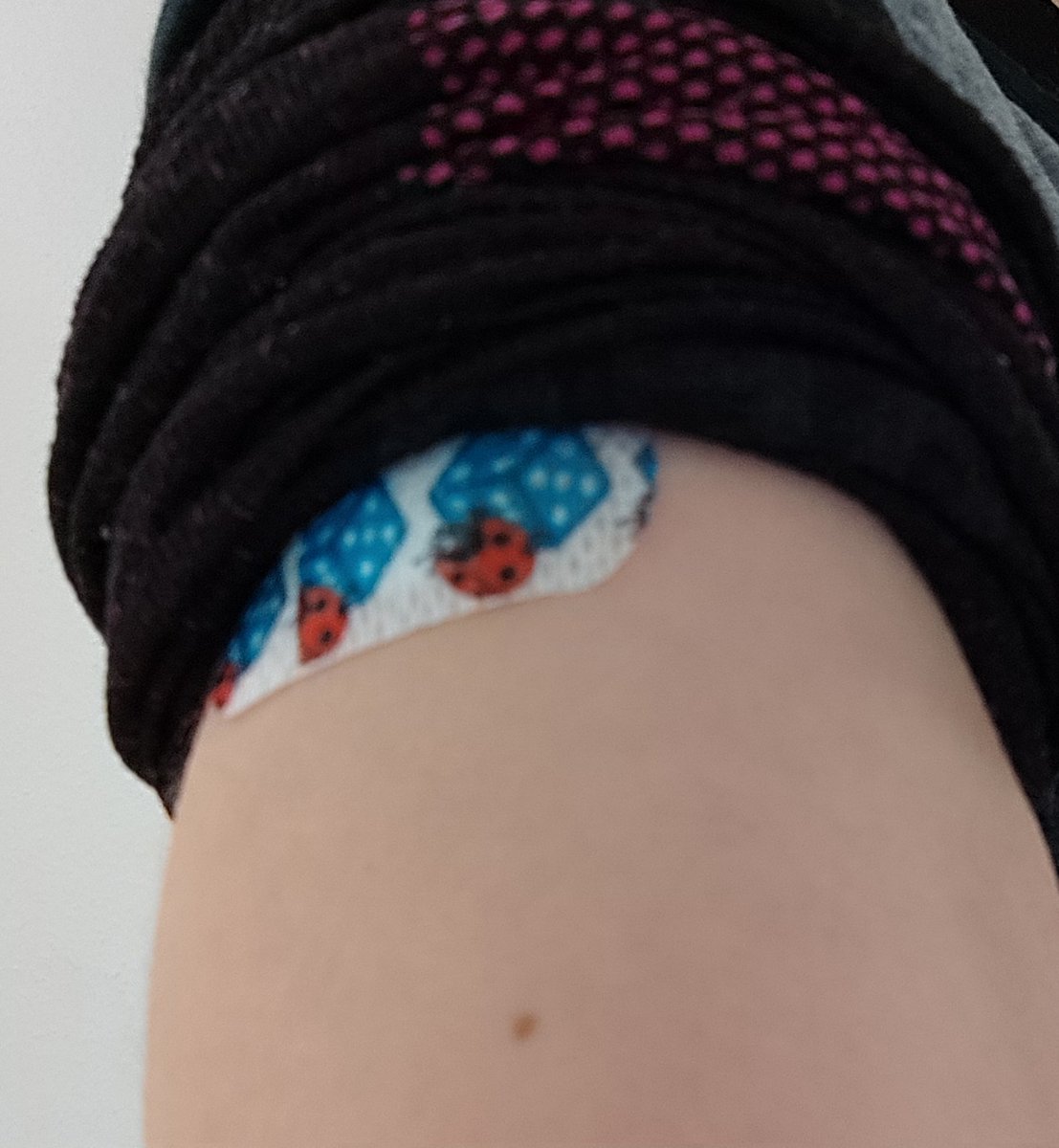 WeberKili's tweet photo. Diese süße Journalistin hat soeben ihre sechste Impfung bekommen🥳🥰.
Meine Demoberichterstattung gibt es jetzt also mit neuem Impfschutz😁
#Leipzig #Corona #CovidIsntOver #ImpftEuch https://t.co/jPyZbEj8OP