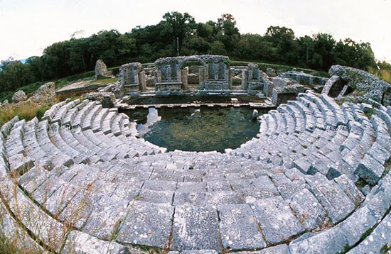 Oggi ore 17 si terrà la #conferenza “#Butrinto e #Corcyra tra fonti storiche ed archeologia”.
A cura di Nadia Aleotti
Secondo evento del ciclo: "Il Paese delle aquile. La scoperta delle antiche civiltà dell'#Albania"

#Bologna #Archeologia #Storia #Eventi