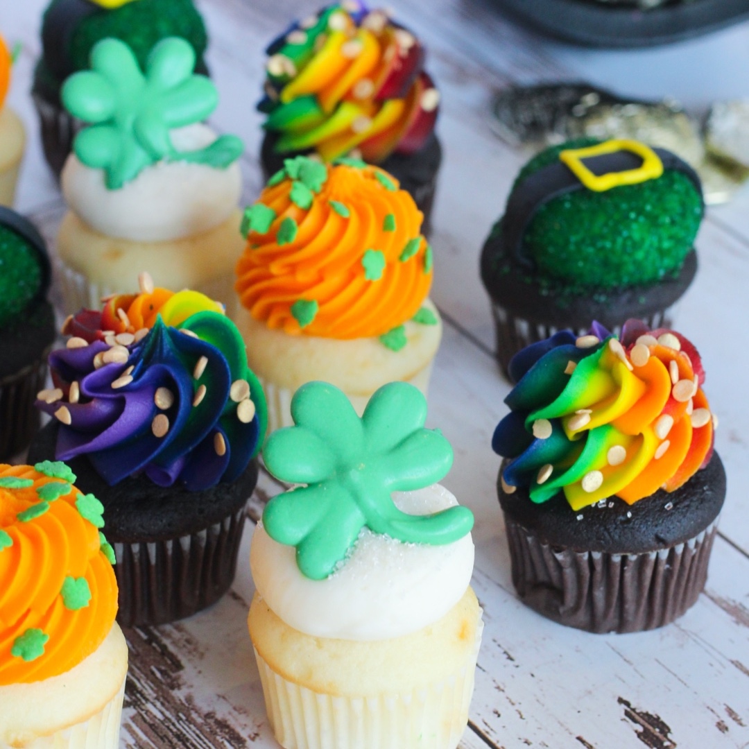 ShopatButler's tweet photo. We're clover the rainbow for these yummy treats! ๐๐
Celebrate #StPatricksDay with some of these magically delicious treats found at the stores at Butler!
Cupcakes from Gigi's, Shakes from Ford's Garage, and bakery items from 4Rivers.
#shopatbutler #butlerplaza https://t.co/iVCX2hix4K