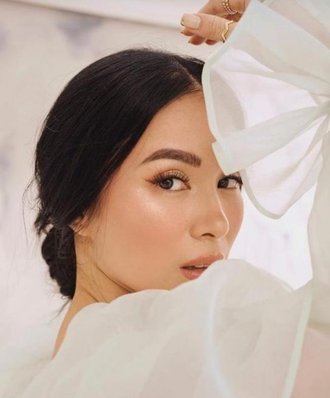 AndieJi_'s tweet photo. Heart Evangelista (@heart021485) as the main host of The Voice Generations PH. She does hosting jobs like its just easy peasy. Also, she is the face of MYX for the longest time and it will be a great nostalgia ride to see the iconic VJ host this show. https://t.co/4QsAbgSEUT