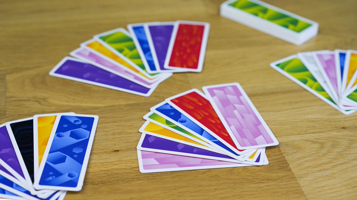 blueorangenews's tweet photo. #ColorFlush est disponible dès aujourd'hui dans vos boutiques de jeux favorites ! Tentez d’être le premier à réunir dans votre main des cartes de la même couleur 🔃🎨

💡 Vivien Roeltgen
🍼7+ ⏳ 15mn 🤓 3-6
📸 1/4 Dans la boite Studio https://t.co/sAPXpfPTxk