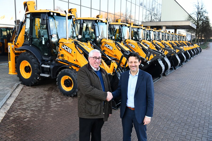 JCB secures its biggest UK order with £87.5m machine deal🙌 The huge order includes a bumper deal for 50 iconic JCB backhoe loaders

Read more: daily-focus.co.uk/2023/03/jcb-se…