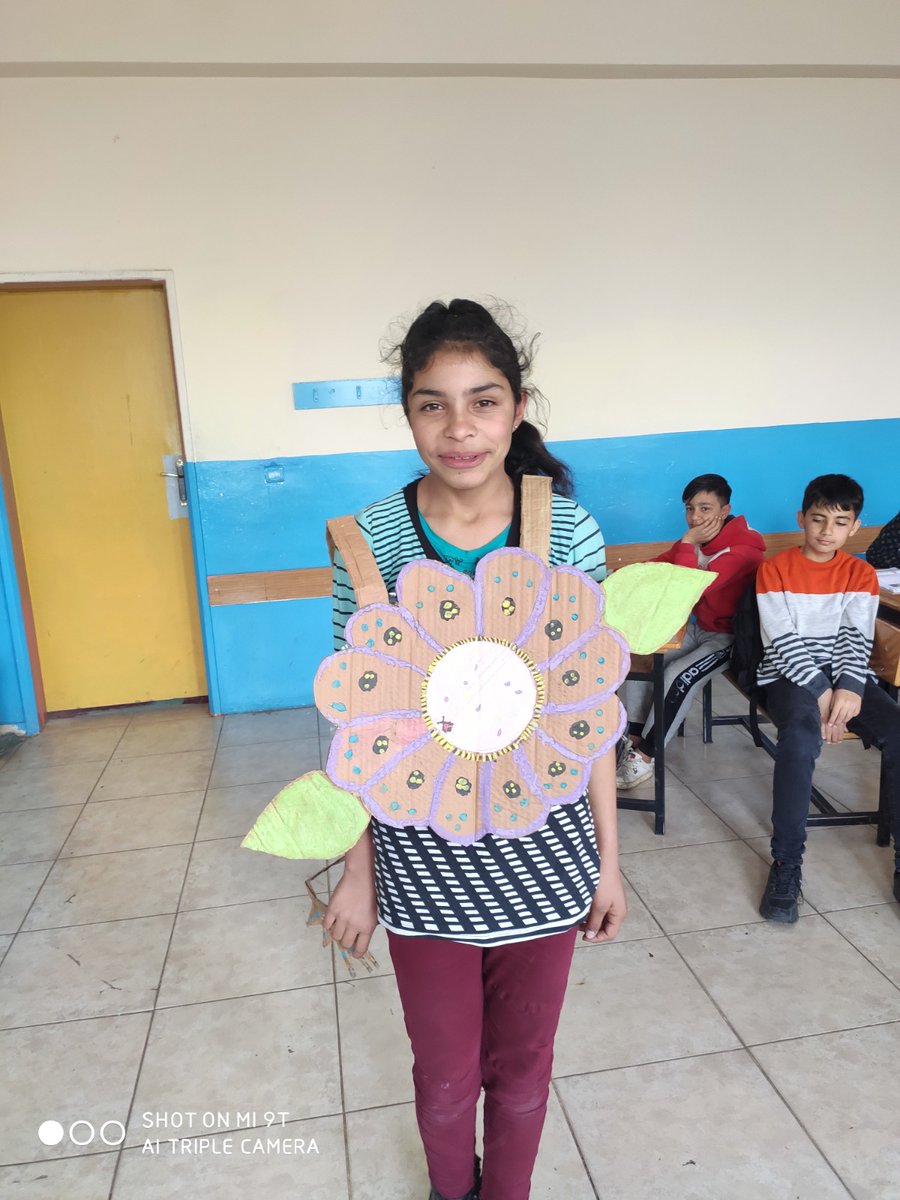 Demirlibarann's tweet photo. Sıfır atık Projesi kapsamında öğrencilerimiz aileleri ile beraber evlerinde kullanmadıkları ve atık diye nitelendirdikleri malzemeleri kullanarak kıyafet hazırladılar. Okulda sergilediler.
@tcmeb
@aliihsansu_
@a_karaaslan69
@Murat4Kucukali
@atabeyahmt
@Diyarbakirmem
@erganimem2 https://t.co/3XwYaqT6VS