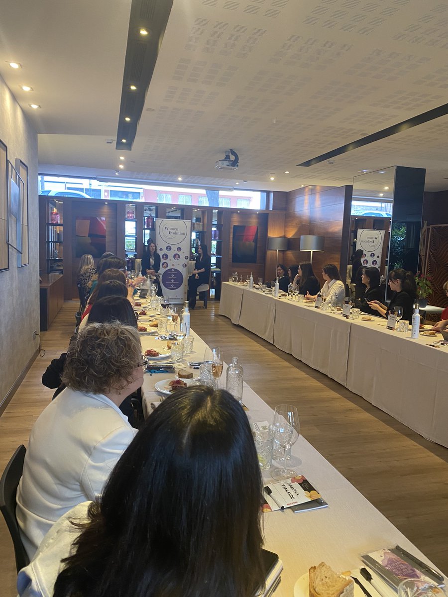 yupcharge's tweet photo. YUP en #WeBrunch
El pasado miércoles nuestra compañera Eliana Michel tuvo la oportunidad de asistir a un Brunch organizado por #WomenEvolution
Fue un evento muy interesante y en el que pudimos aprender grandes cosas.
#YUP #DesigningMicromobility #22networkbcn #WeBrunch https://t.co/lm8kVLvMX1