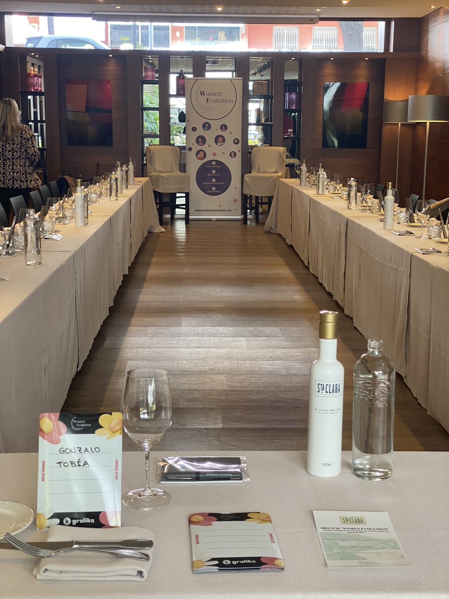 yupcharge's tweet photo. YUP en #WeBrunch
El pasado miércoles nuestra compañera Eliana Michel tuvo la oportunidad de asistir a un Brunch organizado por #WomenEvolution
Fue un evento muy interesante y en el que pudimos aprender grandes cosas.
#YUP #DesigningMicromobility #22networkbcn #WeBrunch https://t.co/lm8kVLvMX1