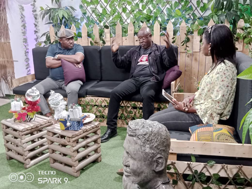 securoute_cm's tweet photo. On Balafon TV this morning, the president of SECUROUTE on the programme ON EST ENSEMBLE spoke on road accidents on the RN3 Douala - Yaounde
@MissimikimM @LESROUTESURES https://t.co/ijjRkrp06j