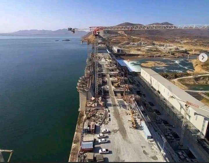 "ሌሎች ተግባራት ቢኖሩብንም እንኳን ለህዳሴ የምንሰጠውን ትኩረት ሳናቋርጥ መቀጠል ይኖርብናል!!"
- ጠቅላይ ሚኒስትር ዶ/ር ዐቢይ አህመድ
#Ethiopia <a href="/AbiyAhmedAli/">Abiy Ahmed Ali 🇪🇹</a> <a href="/AdanechAbiebie/">Adanech Abiebie</a>