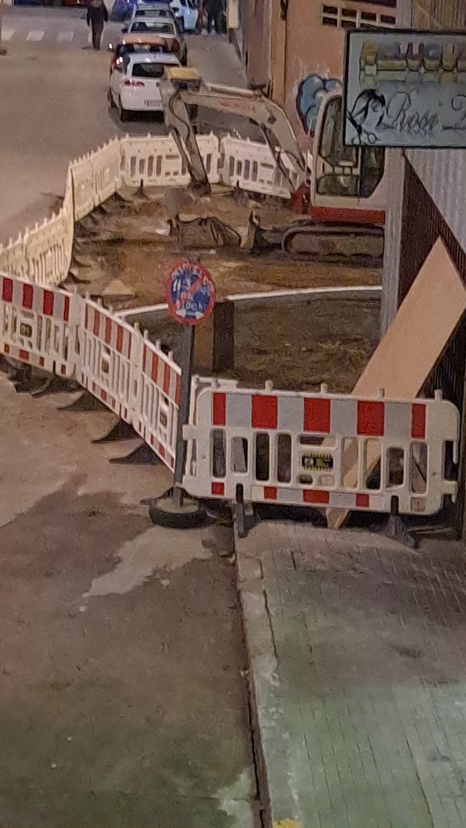 borjasoto's tweet photo. @dinisss Hola me gustaría saber si las obras que están teniendo lugar en las calles Jorge Borrow y Nebrija para cambiar pavimento y acera, se van a extender a la calle  San Pedro de Mezonzo. Hace mes y medio la alcaldesa se comprometió a buscar soluciones.
Gracias https://t.co/mferNw6bhd