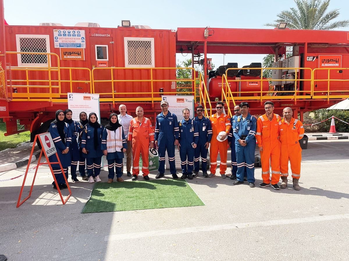 AMPS_official's tweet photo. We are happy to share we have received the “Sustainability Champion - Made in UAE” award during the ADNOC Onshore Sustainability Roadshow on “Maximum Energy, Minimum Emissions”. Our UAE Team presented the smart well testing unit and its capabilities towards a Net-Zero future. https://t.co/nhdfQVUhPz