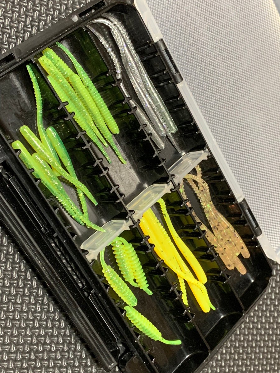 fishingmaxinfo's tweet photo. 【速報】いきなりプレゼント企画！👀
世に出ていないレインズｘフィッシングマックとのコラボで作られたオリジナルカラーワームBOXを1名様にプレゼント！両開きケースでこんなにてんこ盛り！！]応募方法は簡単👏

①このツイートをリツイート
②Youtubeをチャンネル登録(https://t.co/qbhXjlHyaP)

当選者はランダムで選びますので誰にでもチャンスあり！！🌟沢山のご応募お待ちしております🥳