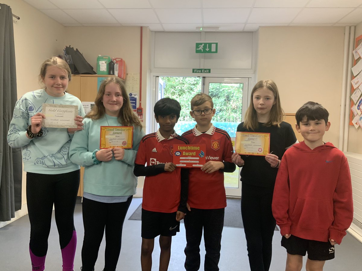 NorthTown6AV's tweet photo. A huge congratulations to our certificate winners today! A very proud moment to see friends of ours achieving their Headteacher’s award - hopefully more to come! 🤩 #welldone https://t.co/A7X99e9iOX