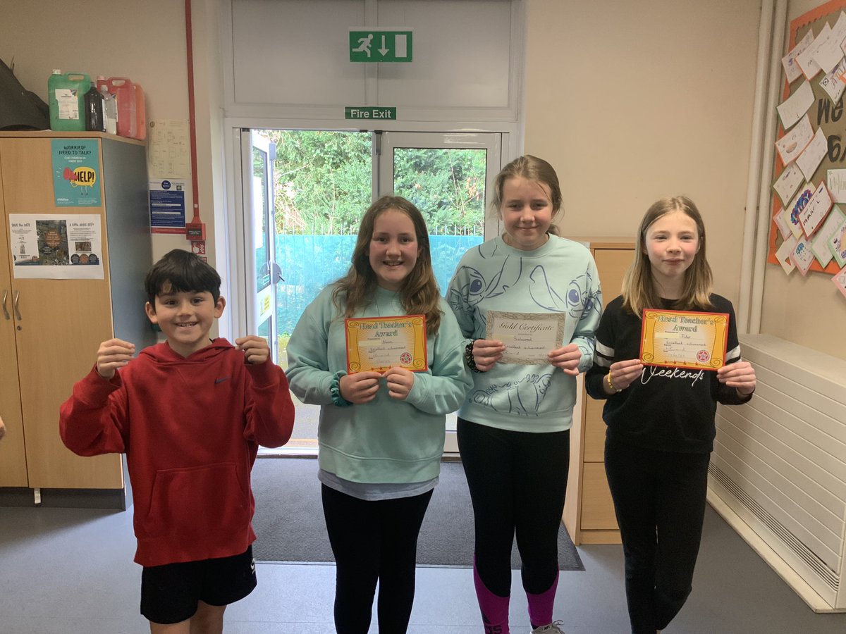 NorthTown6AV's tweet photo. A huge congratulations to our certificate winners today! A very proud moment to see friends of ours achieving their Headteacher’s award - hopefully more to come! 🤩 #welldone https://t.co/A7X99e9iOX