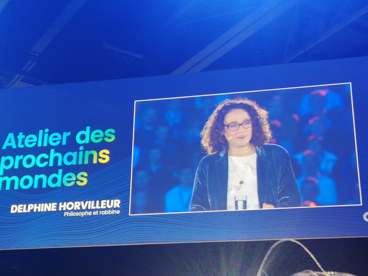 AmabilePhilippe's tweet photo. Petite leçon de grammaire avec Delphine horvilleur rabbin et philosophe qui nous conte l'humanité #apm2023 https://t.co/MzKBzvkpfP