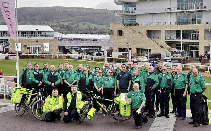 Some of the amazing St John Ambulance volunteers working as part of the medical team for Gold Cup day at “The Festival” at Cheltenham Racecourse. Thank you all for your support this week. #mysjaday #CheltenhamFestival2023 @stjohnambulance @GlosSJAPres