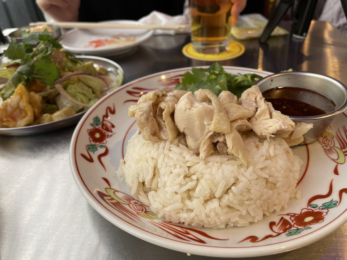 TokyoMoca's tweet photo. 今回は下北沢をお散歩✨雑貨屋を巡った後はタイ料理で乾杯です🍻💕皆さま、ビール片手にご覧ください👭✨

動画はコチラから💖
https://t.co/sUpiGdzb6V https://t.co/RZY3RP6yj9
