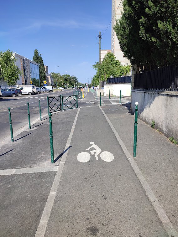 Jay_ff4life's tweet photo. @florian_bonet Dans le même genre, à #Colombes https://t.co/02PNp5x4BD