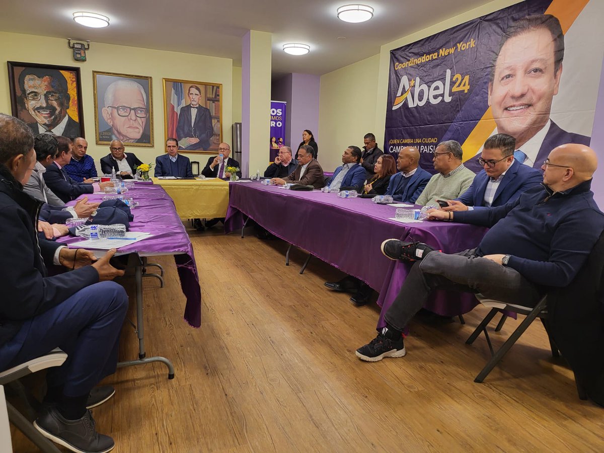 Reunión de trabajo de la Dirección Política de Nueva York con una comisión del Comité Político encabezada por el coordinador Nacional de Campaña Francisco Javier Garcia