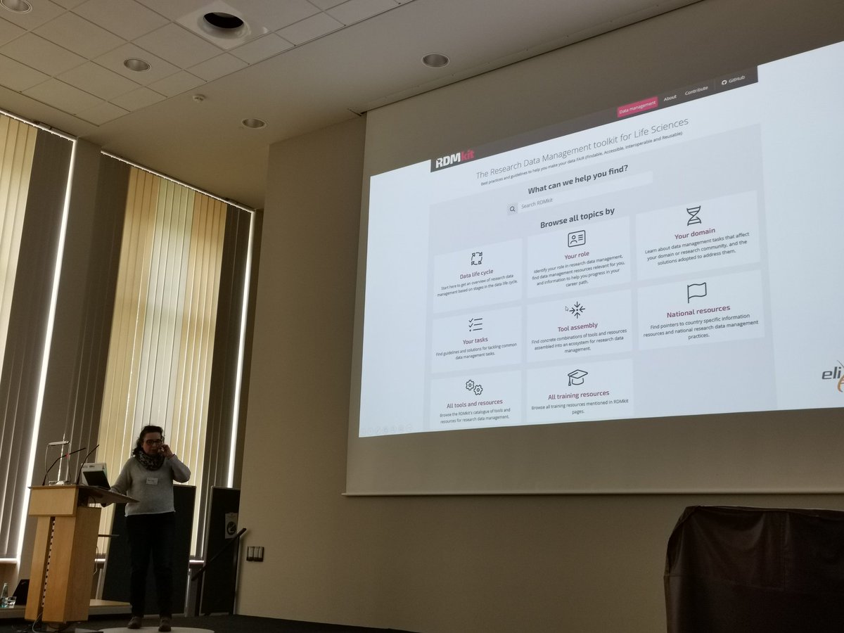 basti_beier's tweet photo. And last but not least we have arrived in the last session of the @denbiOffice spring school on data management. @UlrikeWittig is properly introducing #RDMKIT, and #FAIRDOM #SEEK to the audience as important tools for good scientific practice. https://t.co/6P560tRrS9