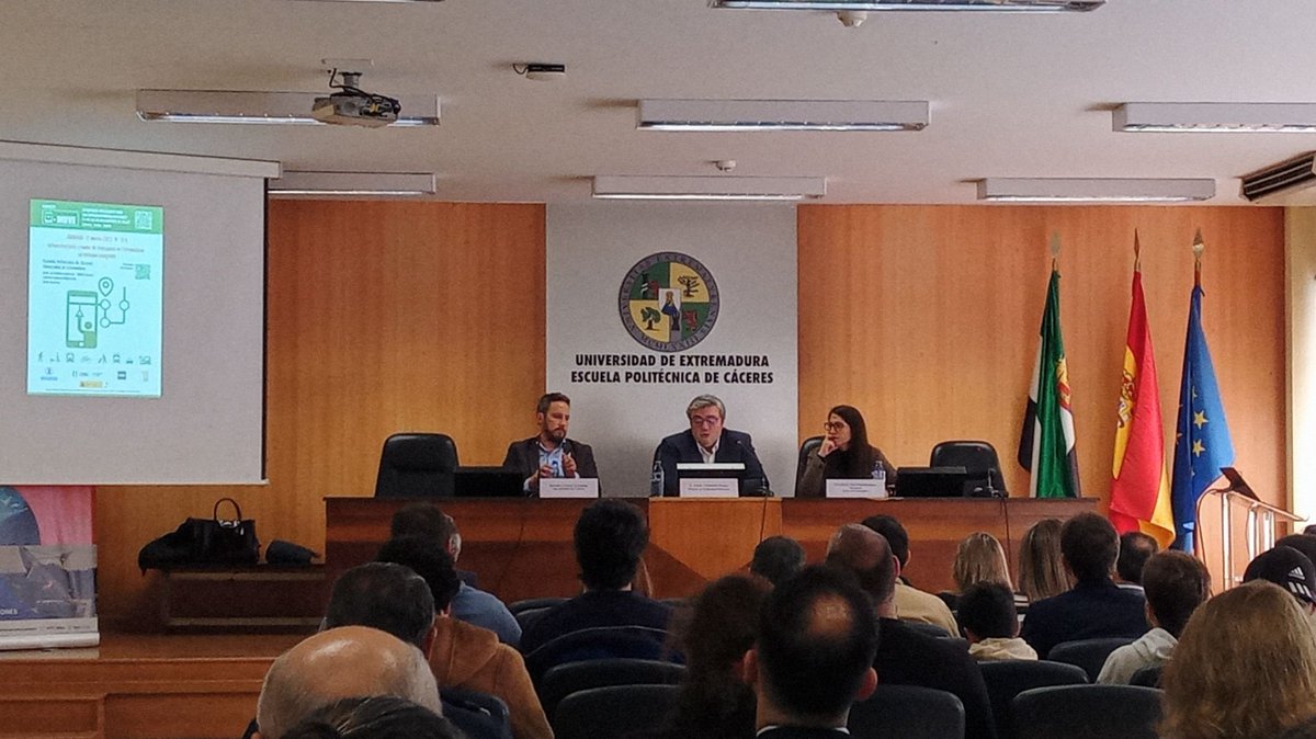 prodiex's tweet photo. Hoy desde @prodiex estamos participando en las Jornadas de "Infraestructuras y Nodos de transporte en #Extremadura: Un enfoque integrado", impartidas en la @EPCC_Unex en colaboración con la @La_UPM y Universidade de Lisboa. https://t.co/WMSb59ySz6