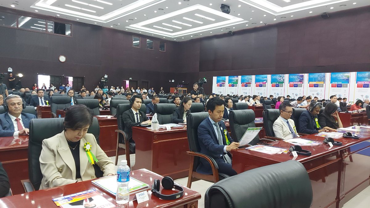 IchamV's tweet photo. Today (Mar 17th), #ICHAM Vice Chairman Mr. Federico Vasoli & Executive Director Mr. Quyet TRAN visited Da Nang city to join #Vietnam Connect Forum 2023 & Golden Dragon #Awards 2023.
Congrat to ICHAM Member - Generali Vietnam for being in TOP50 OUTSTANDING FIEs IN VIETNAM IN 2022 https://t.co/Z6JlcxvIKf