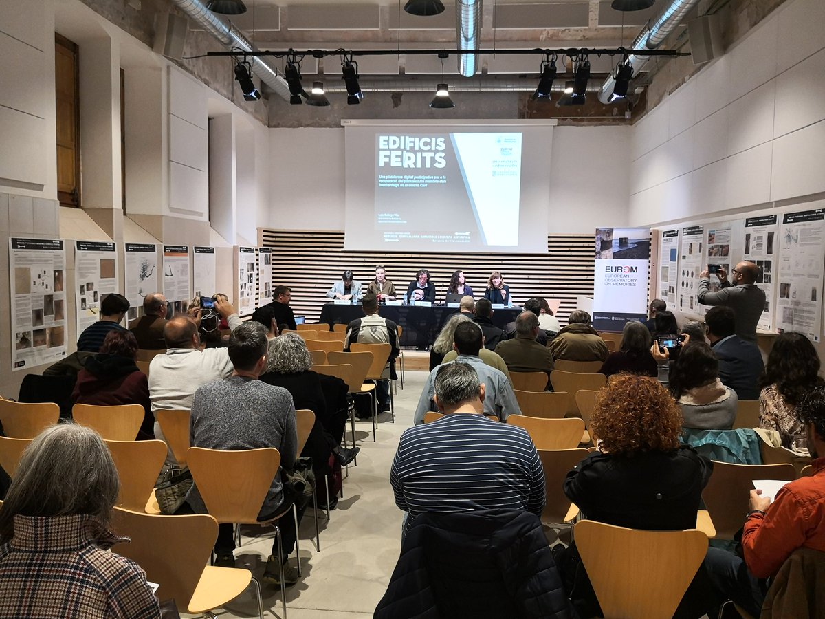 euromemories's tweet photo. #1322Refugis 💭 Com recordem els #bombardejos? En aquesta taula coneixerem iniciativas i aportacions des de l'arqueologia, la història, l'art contemporani, la fotografia amb Laia Gallego @ASoterrada, @JordiGuixe, Cristina Lucas i @ricard_martinez 👥Modera @Carolinarosich @tv3cat https://t.co/ExB2ULp15Q