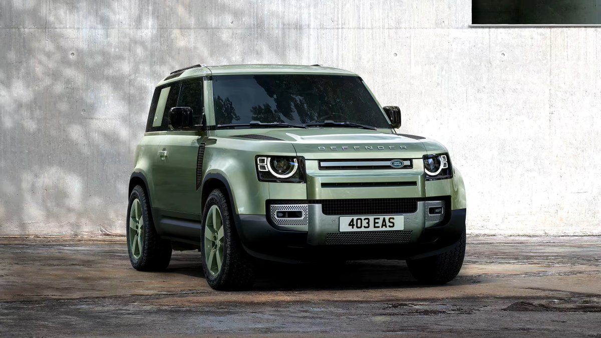 MMGLandRover's tweet image. Happy #StPatricksDay from Marshall #LandRover! 

A perfect day for the #Defender 75th Anniversary Edition. ☘️