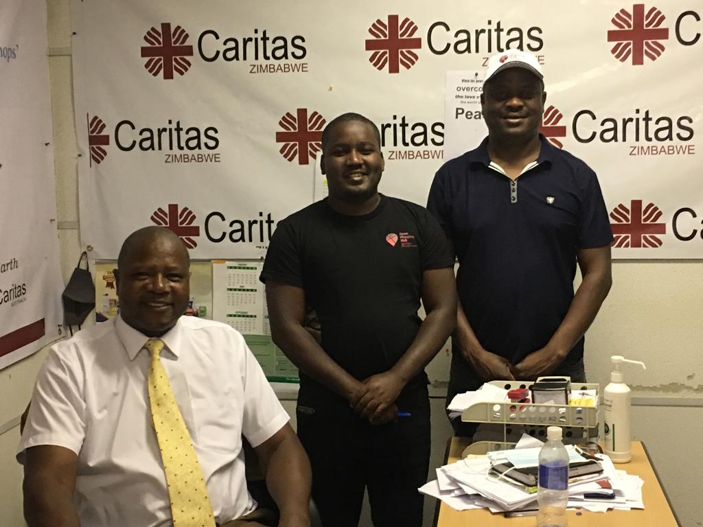 Our team is currently in #Zimbabwe to train and carry out field mapping activities with <a href="/CaritasZimHre/">CaritasZimHarare</a> and volunteers to enhance #DisasterPreparedness and #CommunityResilience in the area.
Stay tuned for updates on our progress!

#AnticipatoryAction
#OpenMappingHub