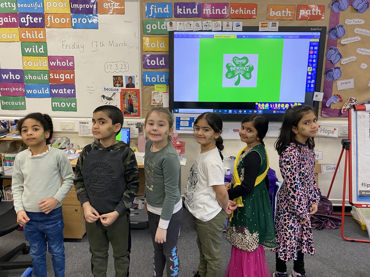 HolyFamilyYear2's tweet photo. Happy St Patrick’s Day. Today we have brought in our silver coins to support our Lenten charities and we wearing green! @CAFOD @FatherHudsons ☘️☘️☘️☘️☘️#livesimplybrum #livesimplyhfb10 #csthfb10 @HolyFamilyScho1 https://t.co/LrPgGXWxJp