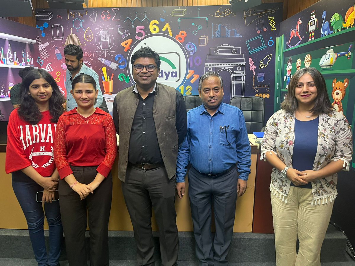 Arpan Banerjee (@arpansview) on Twitter photo My talk to celebrate #BrainAwarenessWeek was telecasted live at PM #eVidya channel operated by <a href="/ncert/">NCERT</a> . Thanks to Dr Gagan Gupta <a href="/EduMinOfIndia/">Ministry of Education</a>, this is a place of learning interesting and timely scientific concepts <a href="/DBT_NBRC/">BRIC-NBRC</a> <a href="/DBTIndia/">Department of Biotechnology</a> <a href="/DrJitendraSingh/">Dr Jitendra Singh</a> youtube.com/live/tvlv9sWnw… My talk to celebrate #BrainAwarenessWeek was telecasted live at PM #eVidya channel operated by <a href="/ncert/">NCERT</a> . Thanks to Dr Gagan Gupta <a href="/EduMinOfIndia/">Ministry of Education</a>, this is a place of learning interesting and timely scientific concepts <a href="/DBT_NBRC/">BRIC-NBRC</a> <a href="/DBTIndia/">Department of Biotechnology</a> <a href="/DrJitendraSingh/">Dr Jitendra Singh</a> youtube.com/live/tvlv9sWnw…