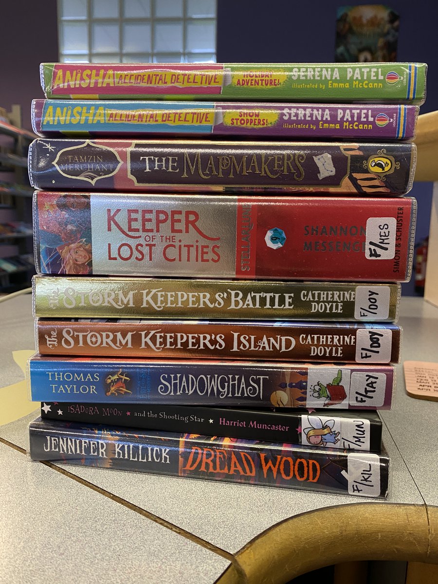 bromleyLibrary's tweet photo. Lots of lovely new books for the Junior School Library - lots of fun for #Easter reading! @serenakpatel @tamzinmerchant @doyle_cat @ThomasHTaylor @JenniferKillick @H_Muncaster #LoveReading https://t.co/RlZN7Jrvh4