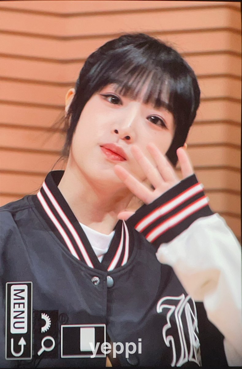 230317 에버라인 팬사인회 프리뷰

예나 선배 ,, 

#최예나 #예나 #YENA #イェナ